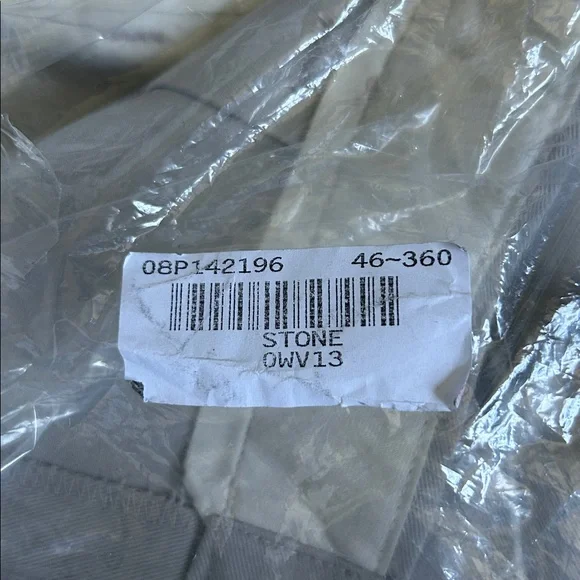 🔥🆕🔥L.L. Bean Men's Wrinkle-Free Chinos, Natural Fit, Hidden Pleated - Picture 7 of 9